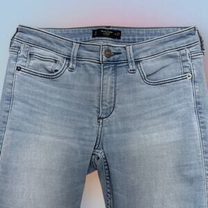 ABERCROMBIE & FITCH Women's 4 Light Blue Jeans